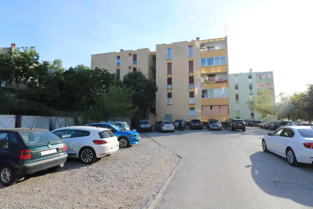 Mar-Ivo Apartment Pula