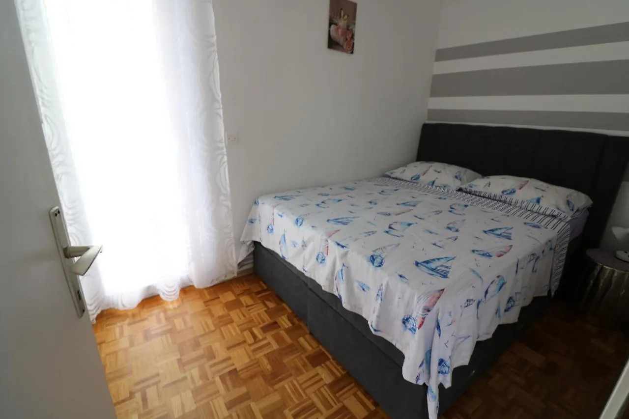Mar-Ivo Apartment Pula